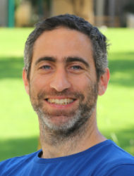 yair_mau